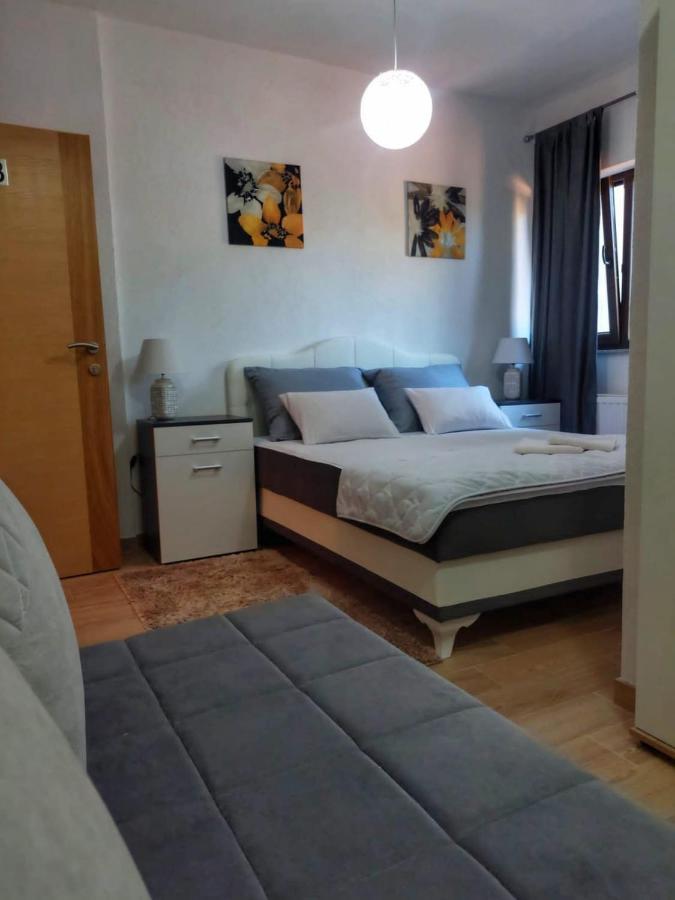 Vacation Home Keskic Velika Gata Екстериор снимка