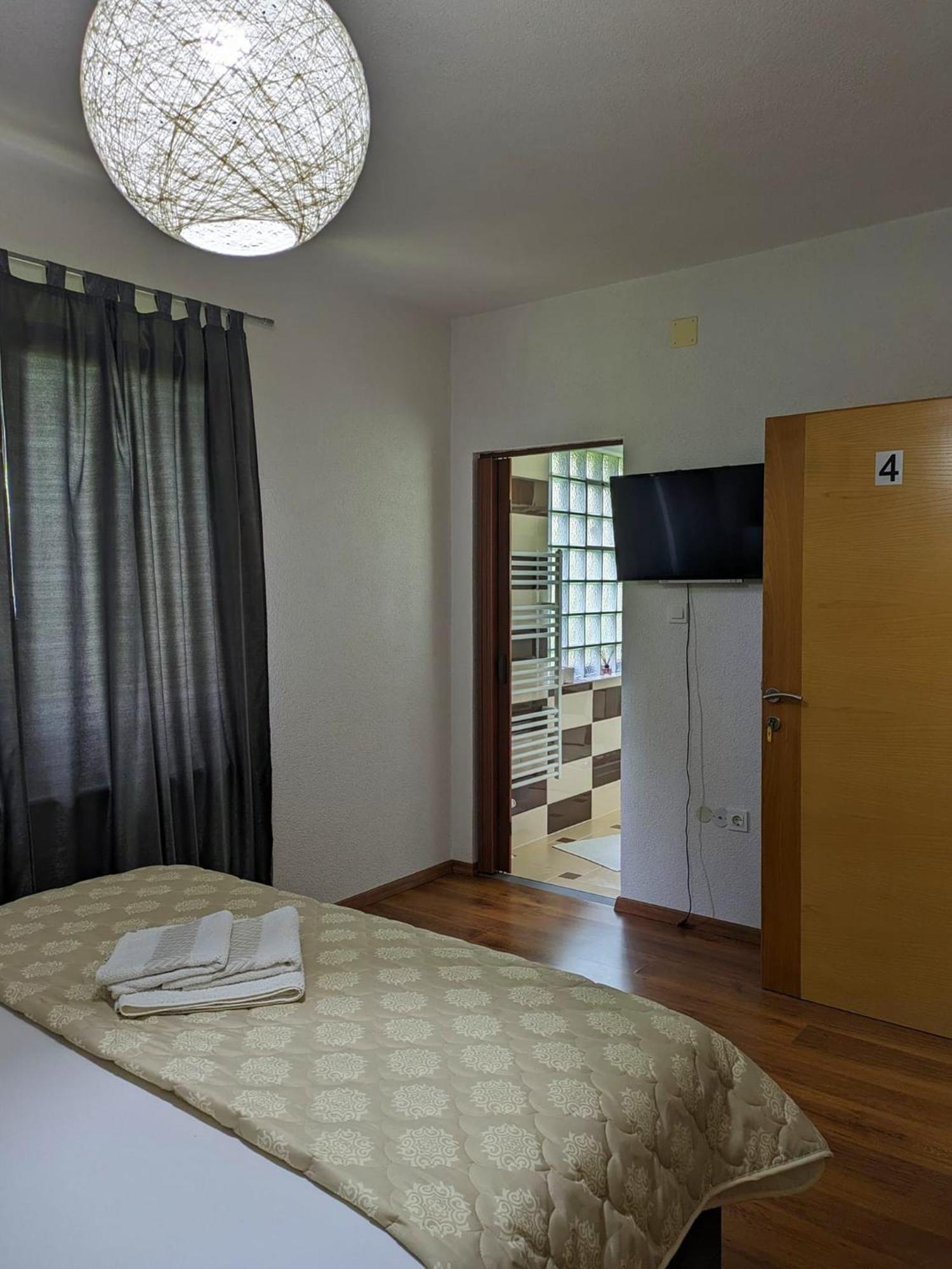 Vacation Home Keskic Velika Gata Екстериор снимка