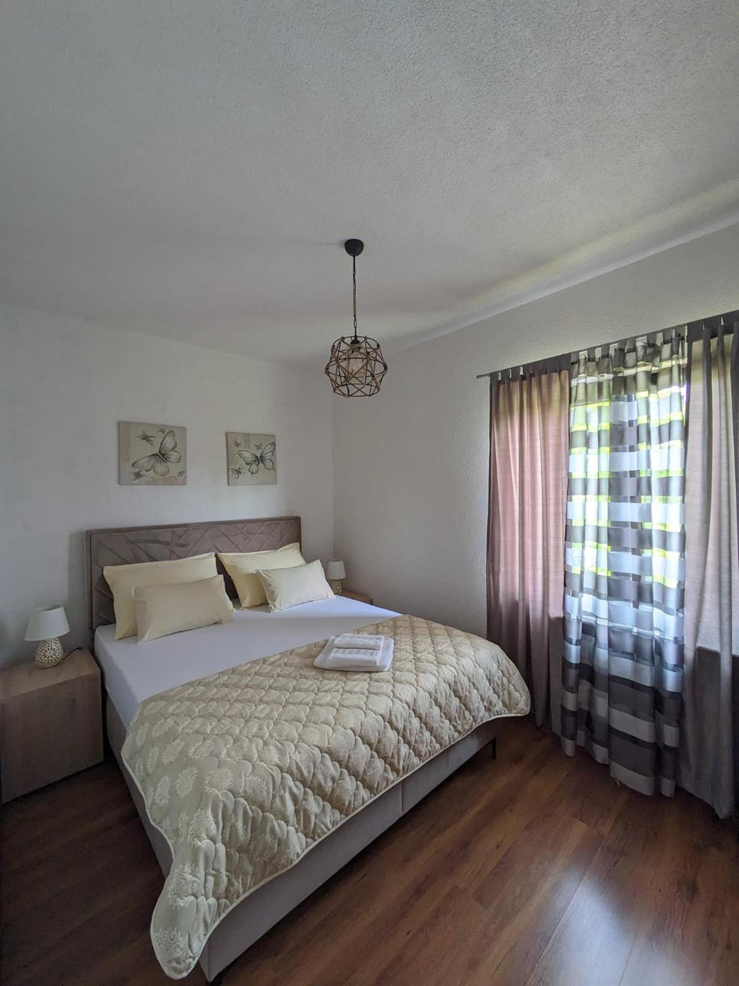 Vacation Home Keskic Velika Gata Екстериор снимка