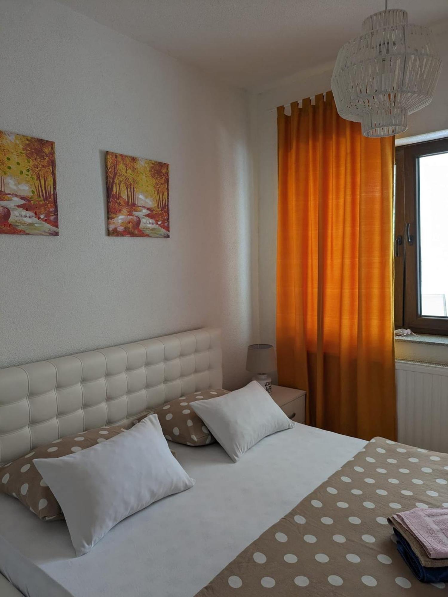Vacation Home Keskic Velika Gata Екстериор снимка