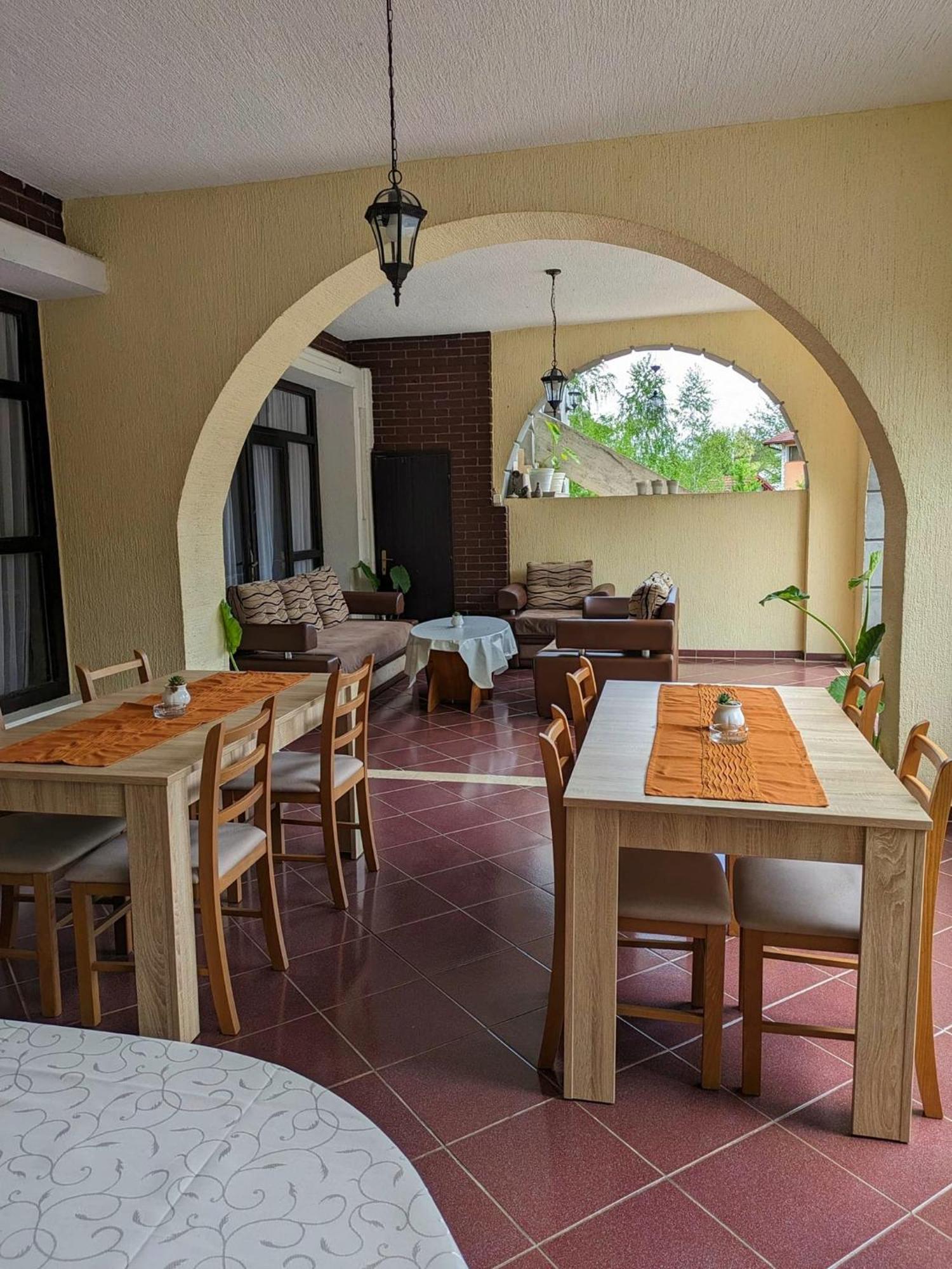 Vacation Home Keskic Velika Gata Екстериор снимка